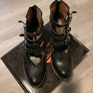 Freebird Felicity Sandal Size 9